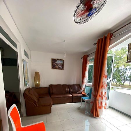 Sea Front 2 Bedrooms Apartment Flic-en-Flacq Екстериор снимка