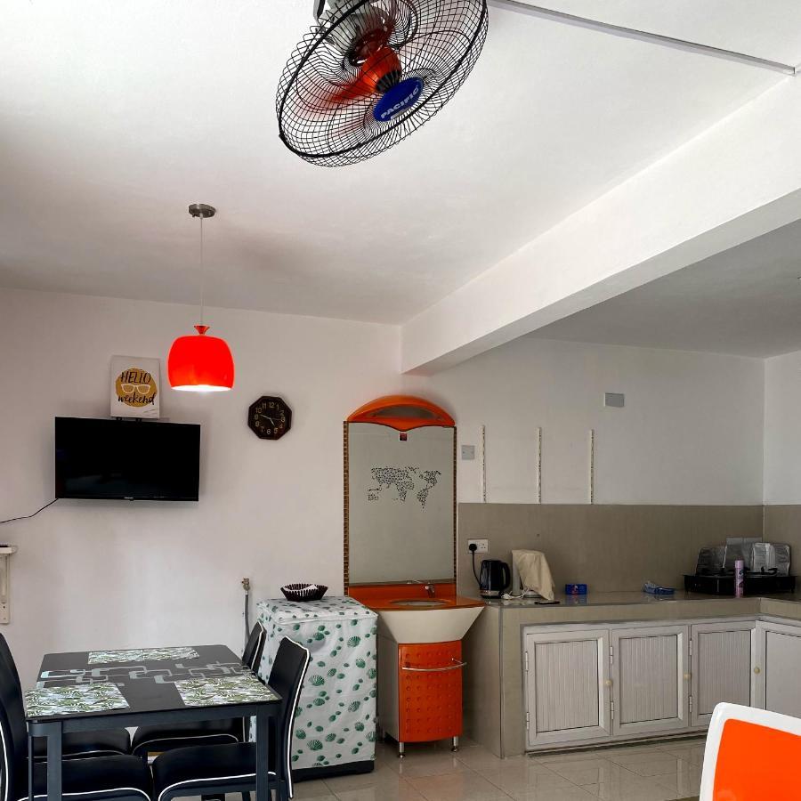 Sea Front 2 Bedrooms Apartment Flic-en-Flacq Екстериор снимка